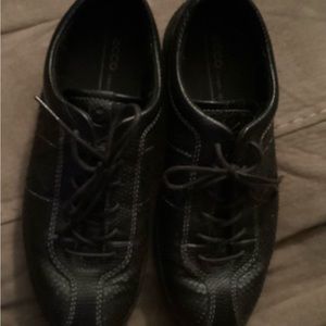 Like new Ecco leather shoes